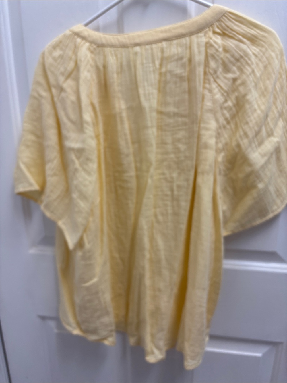 Women’s Light Yellow Split-Neck Tunic Top - Picture 3 of 3